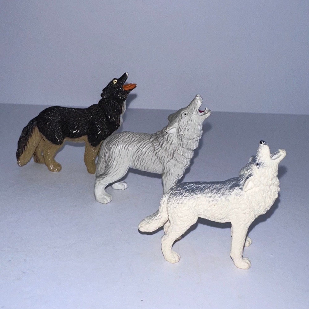Lot of 3 Mini‎ Howling Wild Dogs Wolves Coyote Wild Animal Figures